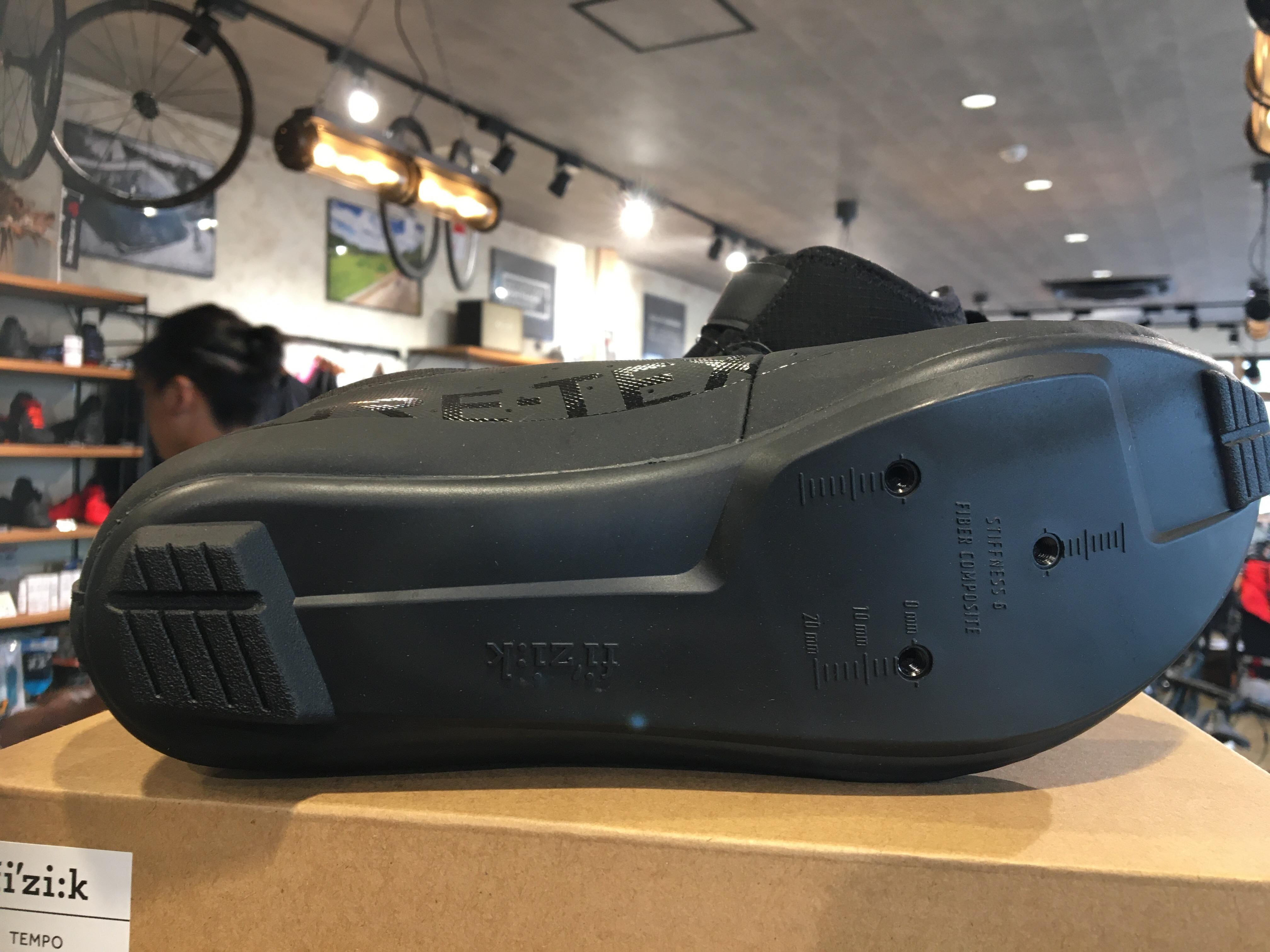 この冬注目アイテム!】Fizik R5 ARTICA GTX 真冬用ブーツの決定版