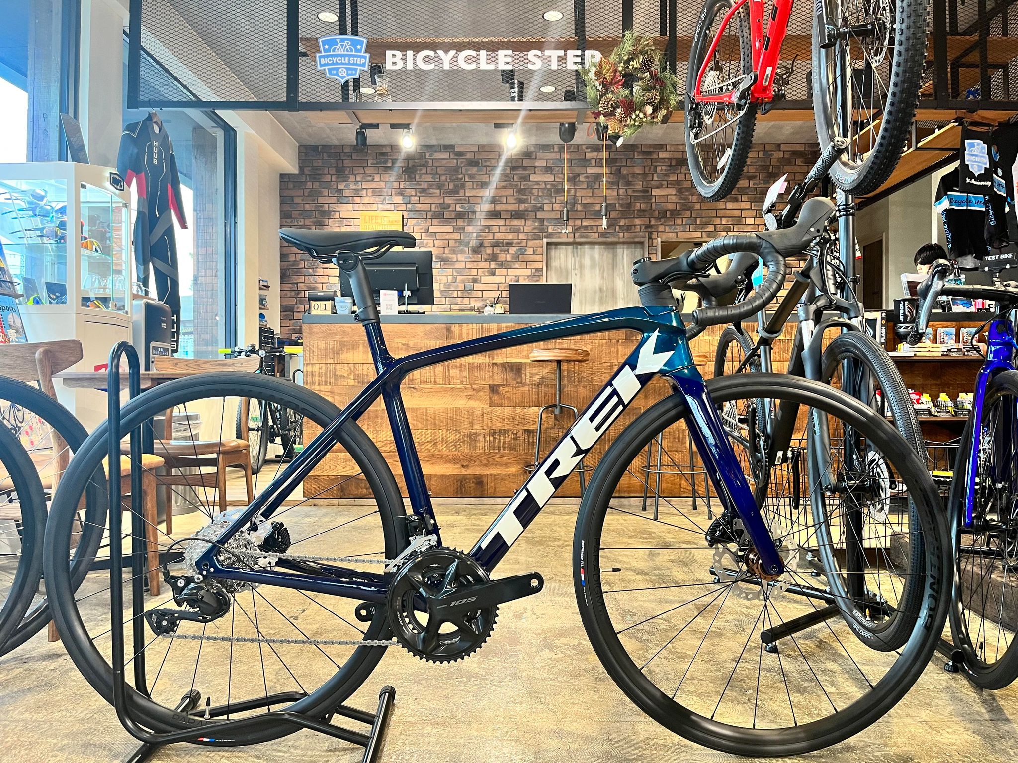 ”NEW Emonda SL 5 ”最新の12速 105搭載のロードバイク入荷！！