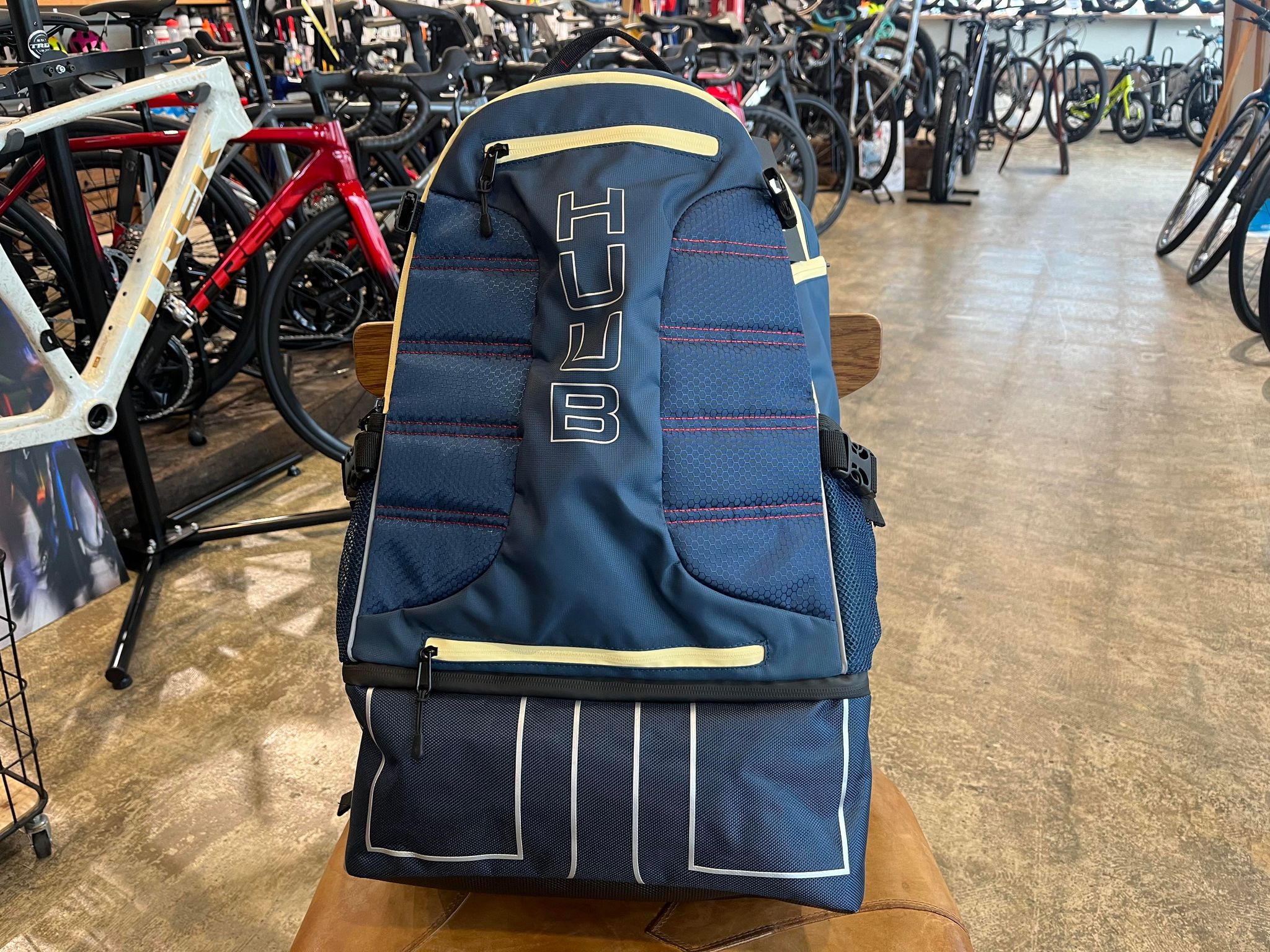 シマノ鈴鹿におススメ！！ HUUB トランジション・スリー（TT）バッグが入荷